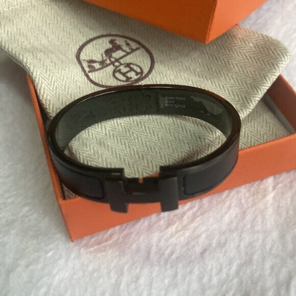 Hermes Black Warrior Enamel Matte Matte Titanium Steel Bracelet PM

Fits small - Picture 5 of 8